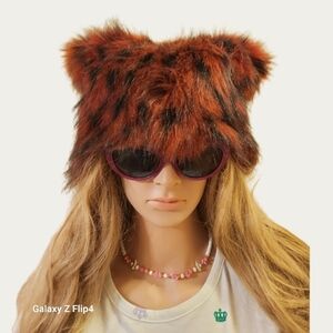 Chic Faux Fur Fleece Lined Kitty Hat - Black and Red